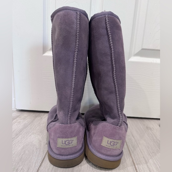 UGG women’s Classic Tall sheepskin boots in lavender purple. - Picture 2 of 11